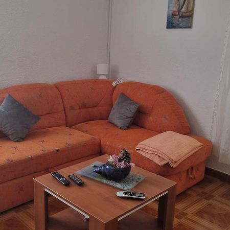 Apartmani Anna Vir Zewnętrze zdjęcie